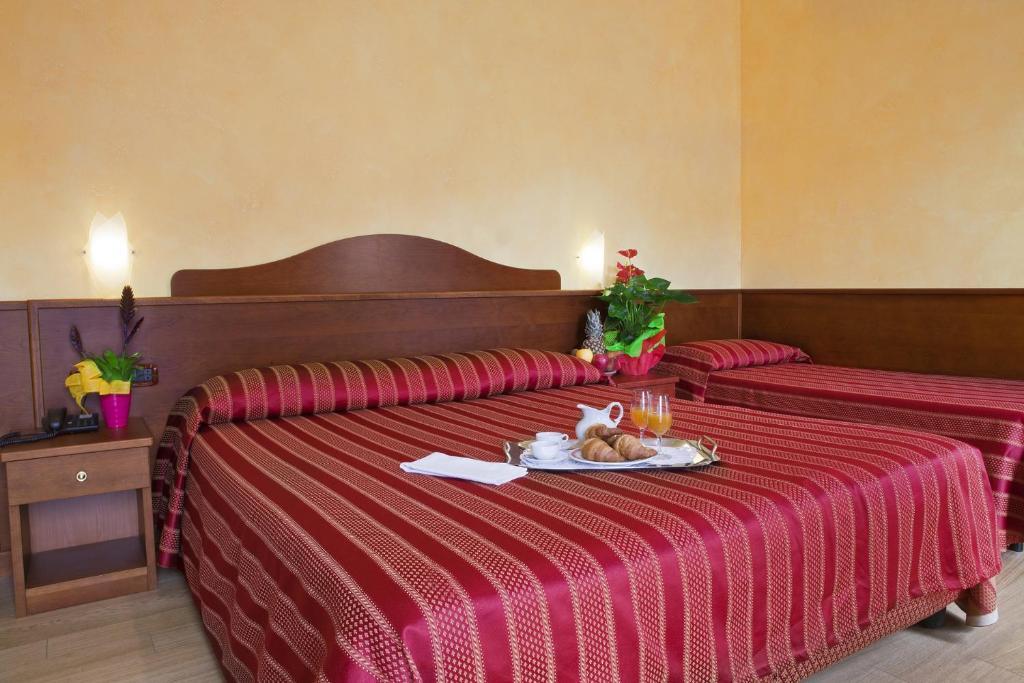Hotel Baia Blu Alassio Bagian luar foto