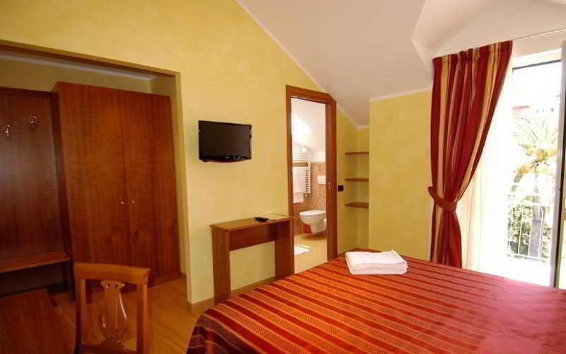 Hotel Baia Blu Alassio Bagian luar foto