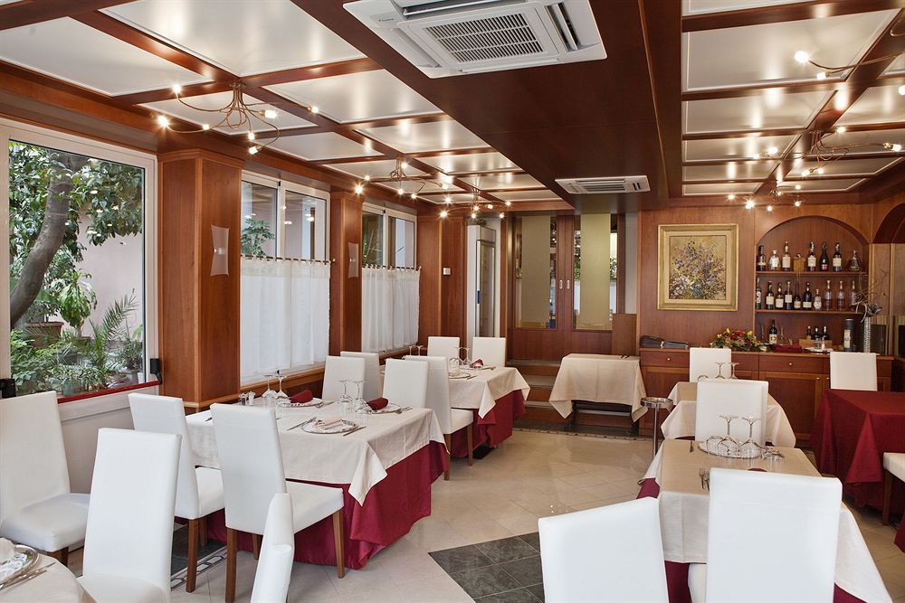 Hotel Baia Blu Alassio Bagian luar foto