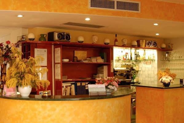 Hotel Baia Blu Alassio Bagian luar foto